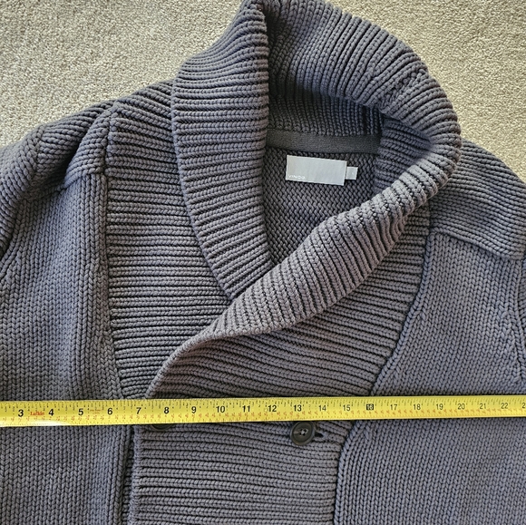 VINCE Large Double Breasted Heavy Sweater. - Picture 7 of 8